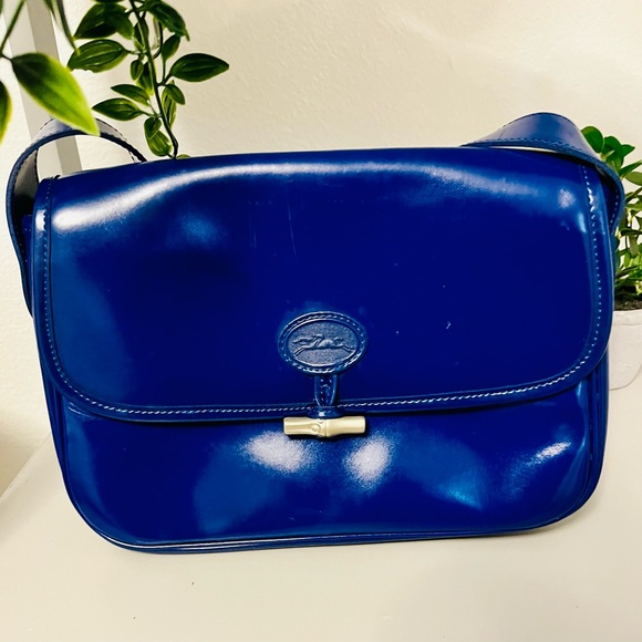Longchamp Handbags - Blue Longchamp Roseau Patent shoulder bag GUC